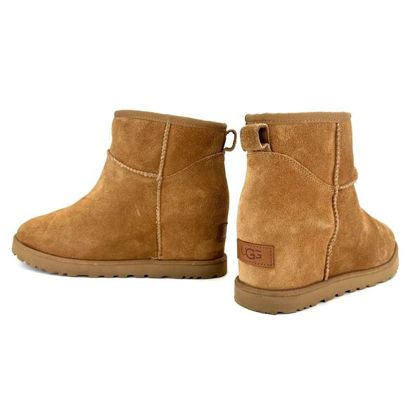 UGG Classic Femme Mini Hidden Wedge Heel Ankle Boot Size 9 Chestnut Suede Bootie - Picture 1 of 15